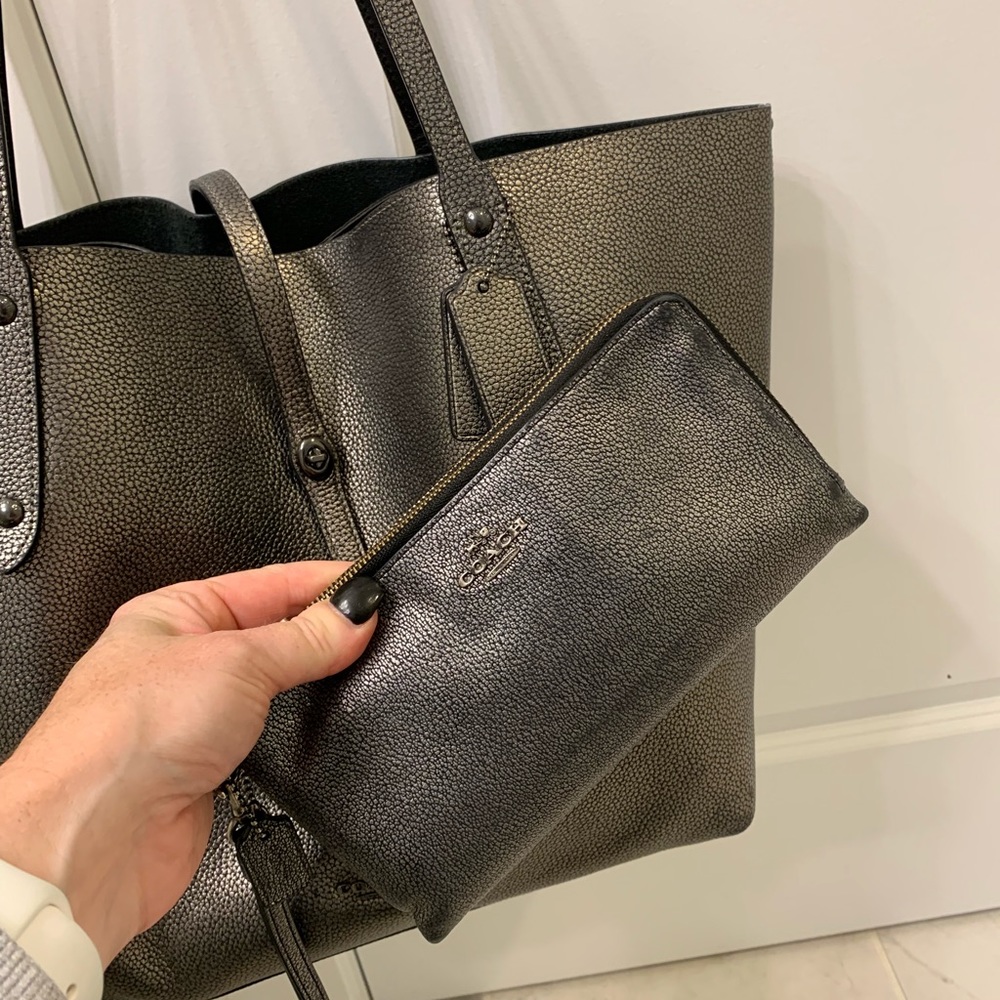Coach market tote with wallet
